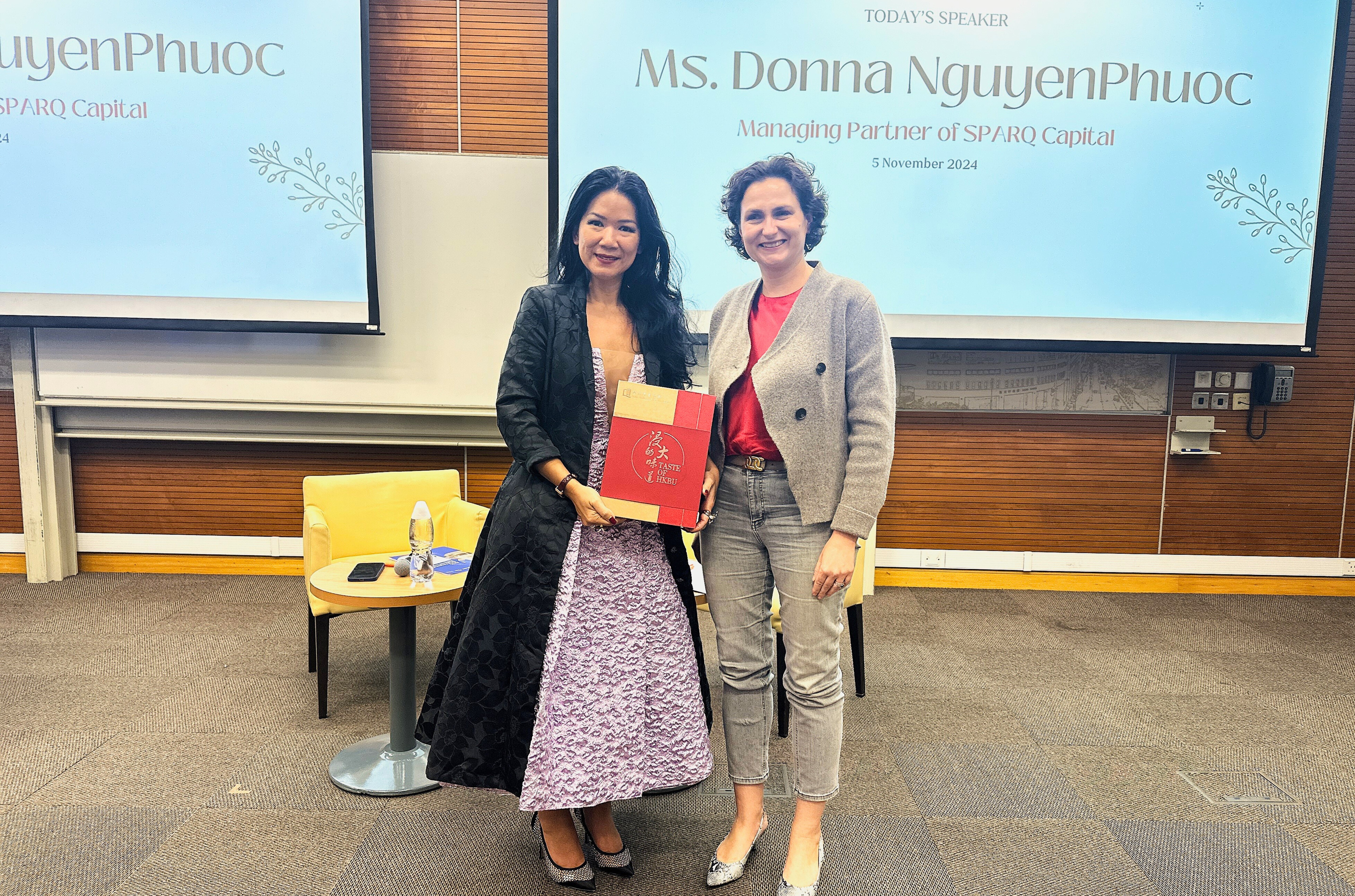 Ms. Donna NGUYENPHUOC (left), Managing Partner of SPARQ Capital, shares her entrepreneurial insights during a seminar hosted by the EIC. Dr. Marta DOWEIJKO (right), Director of the EIC, moderated the event.