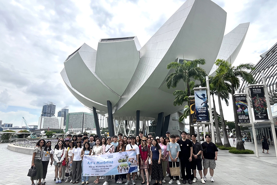 MScMCE Students Dive into the Creative Pulse of Singapore