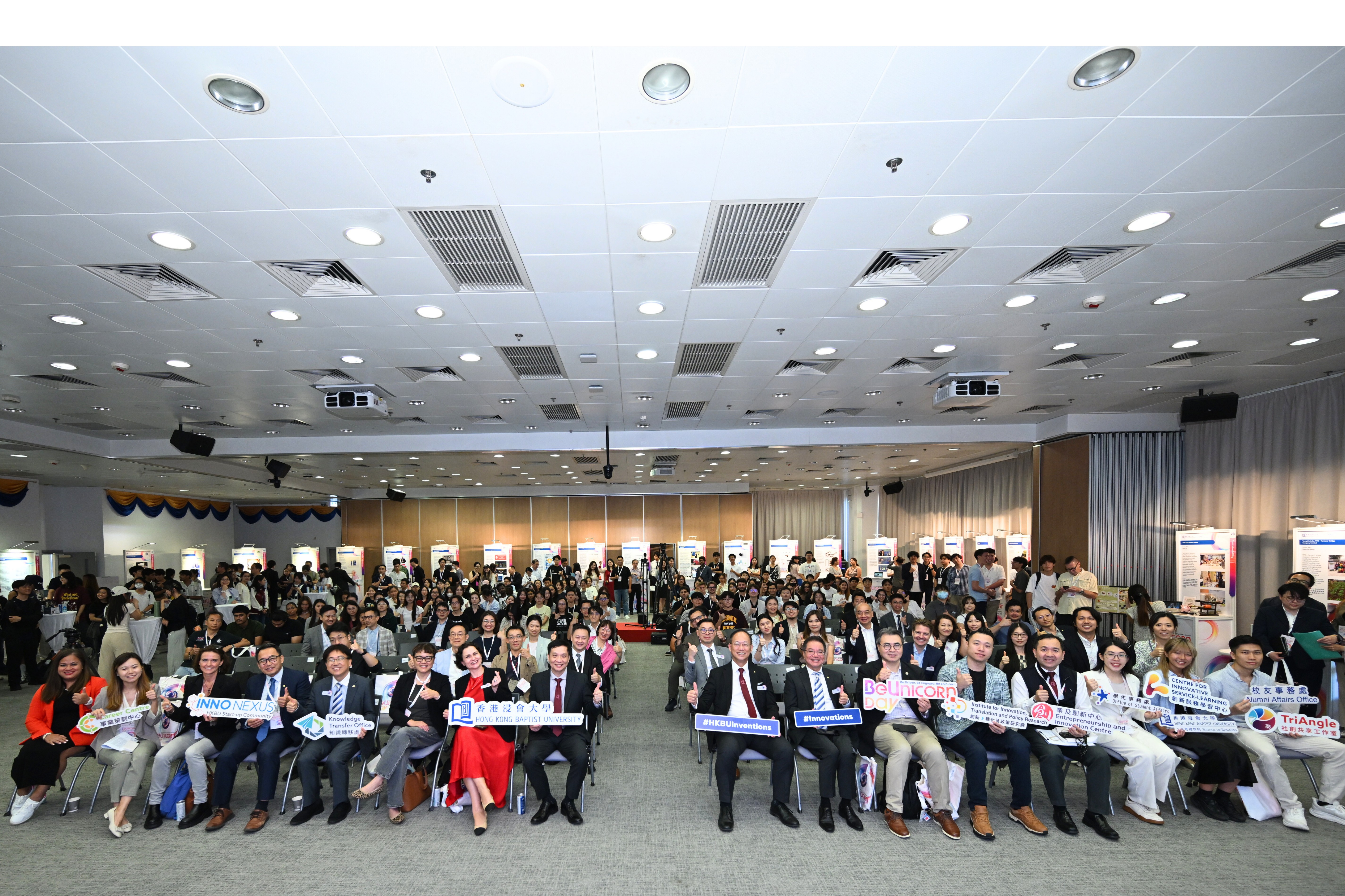 Participants of the BeUnicorn Day cum “Inno Nexus” launch ceremony pose for a group photo. 